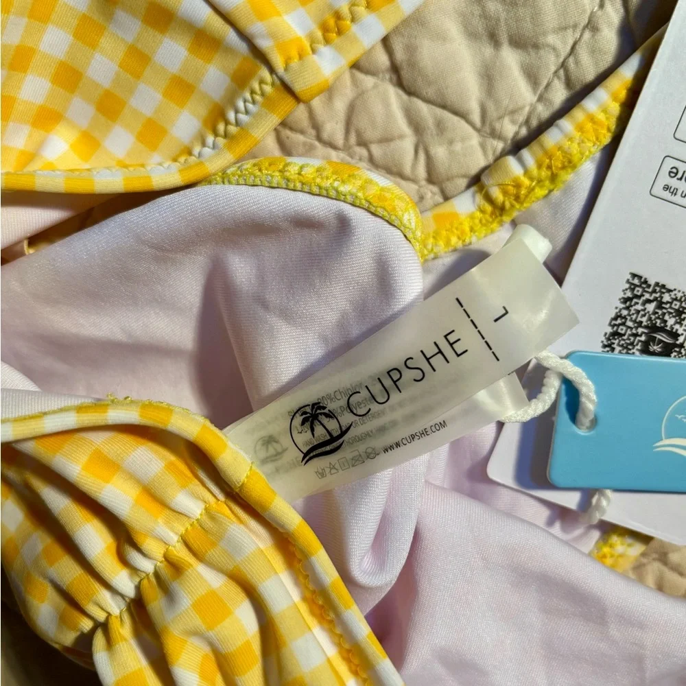 ⛱️Cupshe Yellow White Gingham Plaid Ruffle Bikini Bottom Size 8/10 NWT⛱️